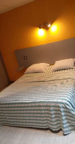 Imagen de la habitación del hotel le Normand. Foto 13