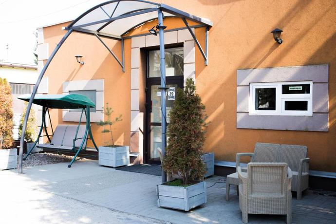 Imagen de los exteriores del hotelik okęcie 39. Foto 12