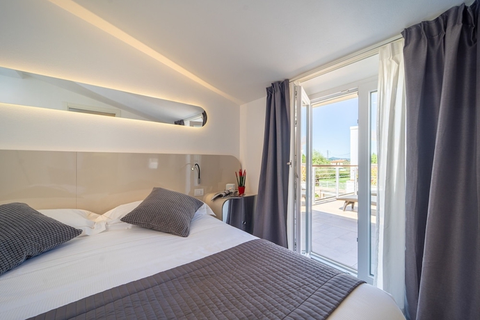 Imagen de la habitación del iConic Wellness Resort. Foto 10