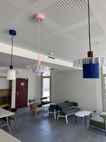 Imagen de los interiores del ibis Styles Angouleme Centre. Foto 13
