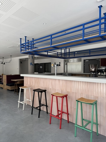 Imagen de los interiores del ibis Styles Angouleme Centre. Foto 15