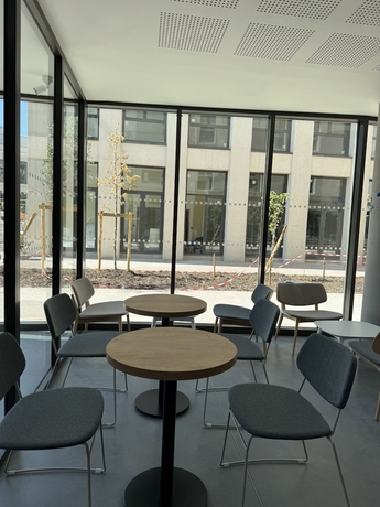 Imagen de los interiores del ibis Styles Angouleme Centre. Foto 16