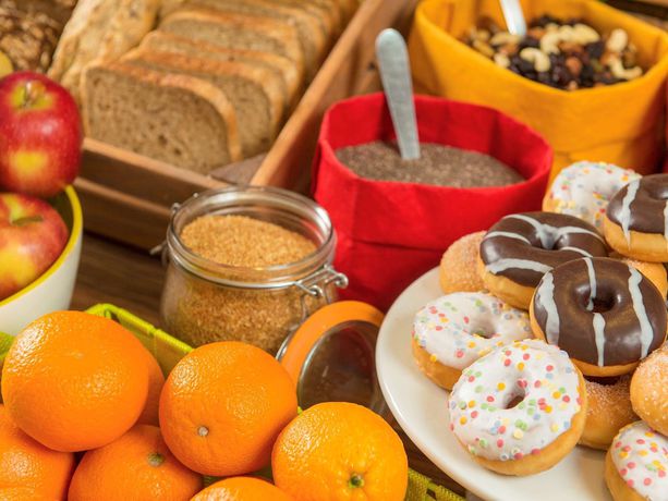 Imagen del bar/restaurante del ibis Styles Castelnaudary. Foto 7