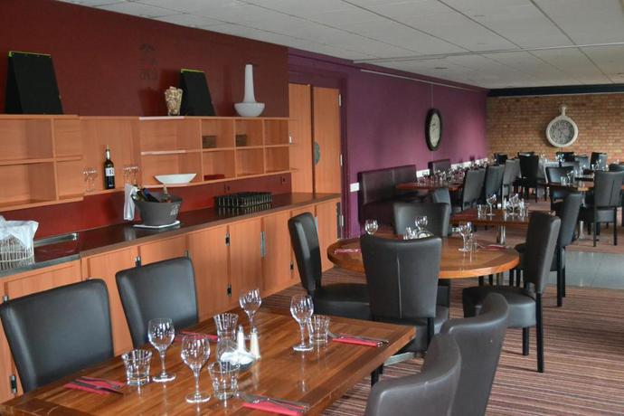 Imagen del bar/restaurante del ibis Styles Lille Neuville en Ferrain. Foto 2