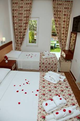 Imagen de la habitación del iksirci baba hotel, &Ouml;l&uuml;deniz. Foto 2