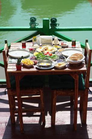 Imagen general del karamazov pansiyon. Foto 7