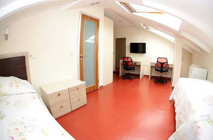 Imagen de la habitación del İkiz Palmiye Kiz Oğrenci Pansiyonu - Caters to Women - Hostel. Foto 5
