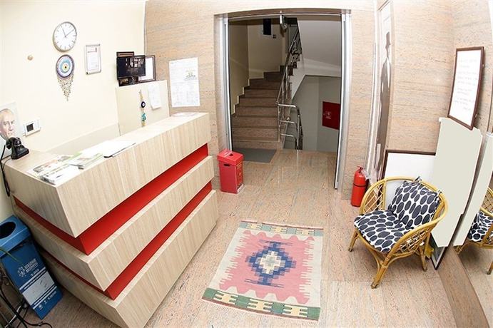 Imagen de los interiores del İkiz Palmiye Kiz Oğrenci Pansiyonu - Caters to Women - Hostel. Foto 9