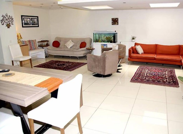 Imagen de los interiores del İkiz Palmiye Kiz Oğrenci Pansiyonu - Caters to Women - Hostel. Foto 10