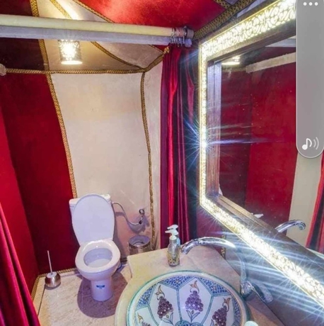 Imagen de la habitación del luxury camp jumeirah resort. Foto 5