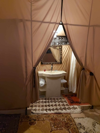 Imagen de la habitación del luxury camp jumeirah resort. Foto 8