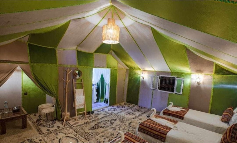 Imagen de la habitación del luxury camp jumeirah resort. Foto 9