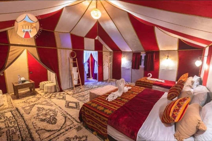 Imagen de la habitación del luxury camp jumeirah resort. Foto 11