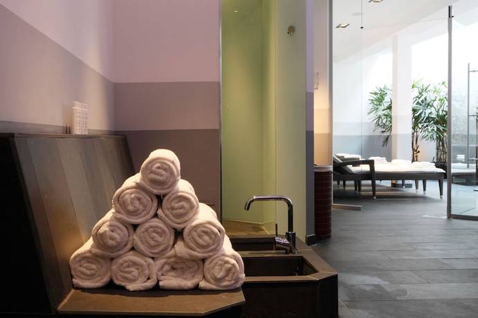 Imagen de la piscina del niXe binz designhotel. Foto 20