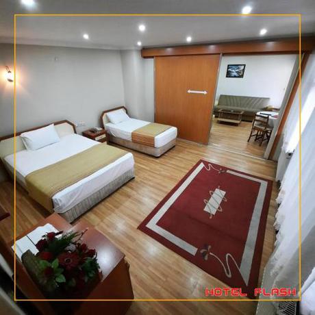 Imagen de la habitación del otel flash. Foto 4