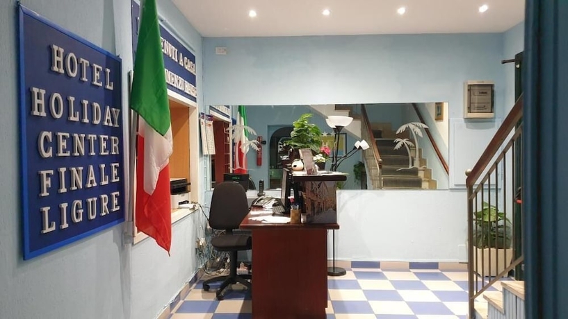 Imagen de los interiores del piccolo hotel holiday center. Foto 13