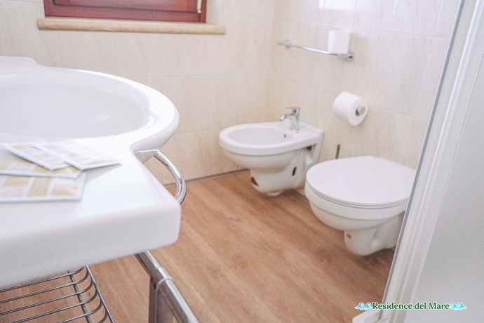 Imagen de la habitación del residence del mare, Gardone Riviera. Foto 16