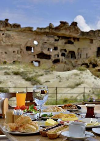 Imagen general del seki cave çavuşin, Goreme. Foto 1
