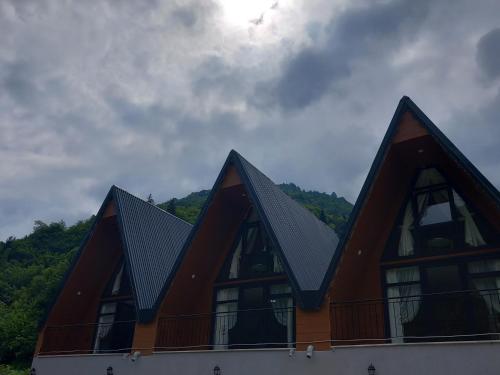 Imagen general del uzungöl otel bungalov. Foto 1