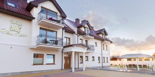 Imagen de los exteriores del villa złota r&oacute;ża. Foto 11