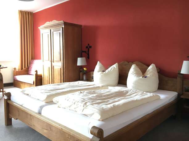 Imagen de la habitación del waldhotel AUSZEIT. Foto 9