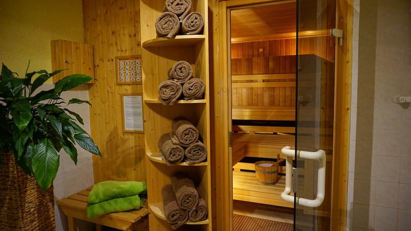 Imagen de la piscina del waldhotel AUSZEIT. Foto 18