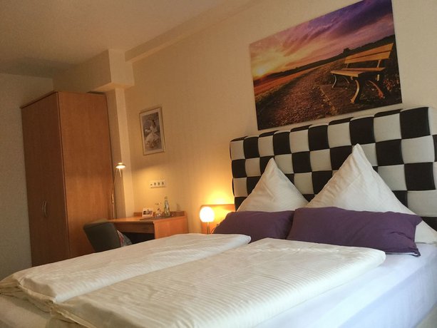 Imagen de la habitación del zu Jeddelohs Rosengarten Hotel and Bungalows. Foto 16