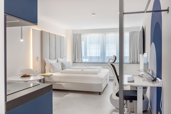 Imagen de la habitación del zzzpace Smart-Hotel Krefeld. Foto 2