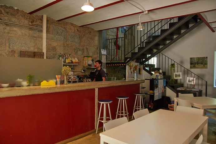 Imagen del bar/restaurante del Albergue A F&aacute;brica Da Luz - Hostel. Foto 5
