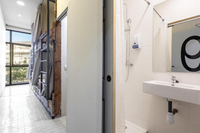 Imagen de la habitación del Albergue A&b Hostel Principe Pio. Foto 5