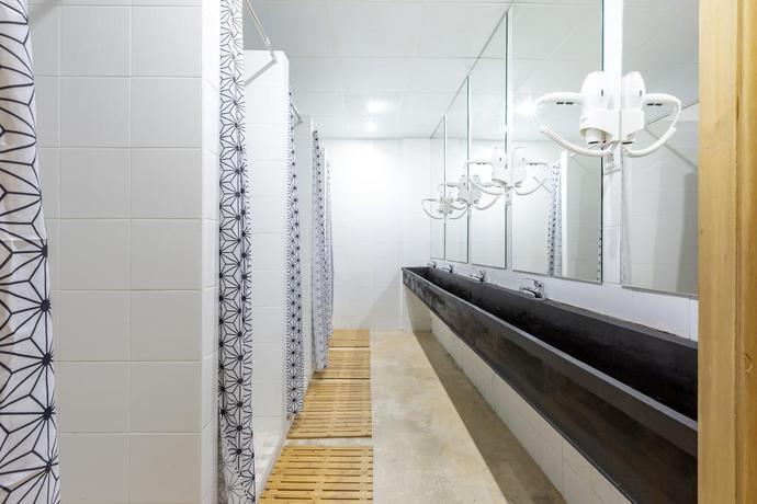 Imagen de los interiores del Albergue A&b Hostel Principe Pio. Foto 8