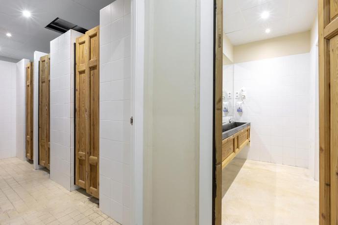 Imagen de los interiores del Albergue A&b Hostel Principe Pio. Foto 9