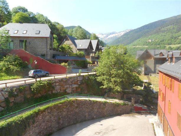 Imagen de los exteriores del Albergue Alberg Hipic. Foto 7