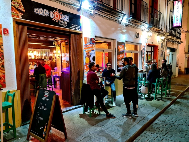 Imagen general del Albergue Arc House Ribera - Hostel Only Adults. Foto 1