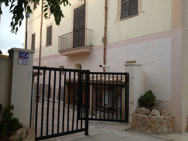 Imagen de los exteriores del Albergue Bhg Hostel Secar De La Real. Foto 11