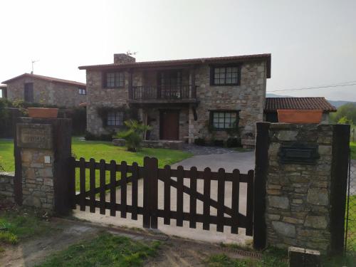 Imagen de los exteriores del Albergue Cami&ntilde;o da Vieira. Foto 4