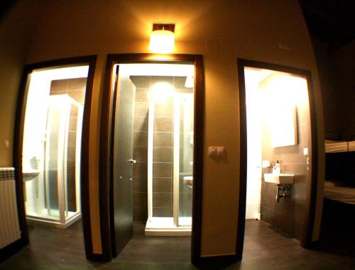 Imagen de la habitación del Albergue Casa Barbadelo. Foto 19