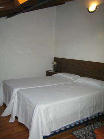 Imagen de la habitación del Albergue Casa De La Monta&ntilde;a. Foto 3