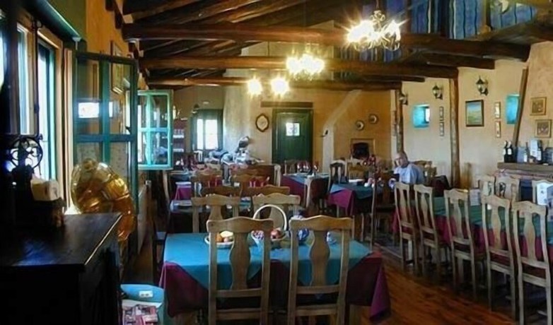 Imagen del bar/restaurante del Albergue Casa Flor. Foto 2