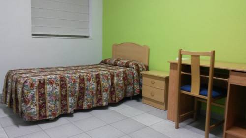 Imagen de la habitación del Albergue Ciudad De C&aacute;ceres. Foto 5