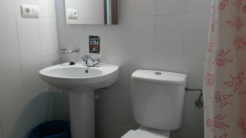 Imagen de la habitación del Albergue Ciudad De C&aacute;ceres. Foto 10