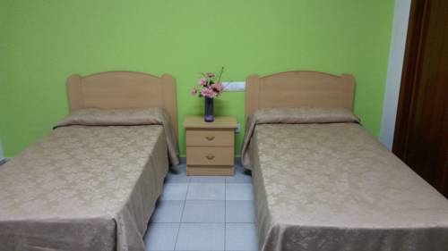 Imagen de la habitación del Albergue Ciudad De C&aacute;ceres. Foto 11