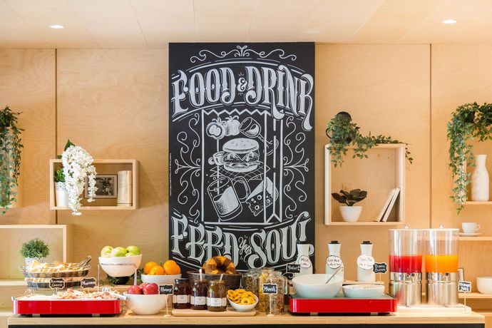 Imagen del bar/restaurante del Albergue Combo Bologna. Foto 3