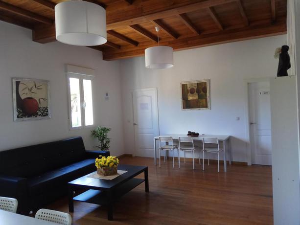 Imagen de los interiores del Albergue Cruces de Iria. Foto 5