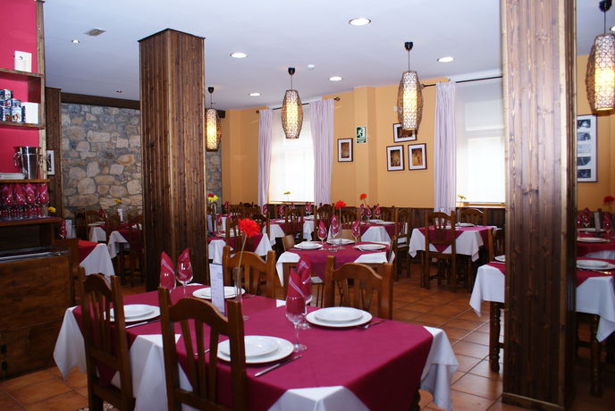 Imagen del bar/restaurante del Albergue Cueva De Valporquero. Foto 2