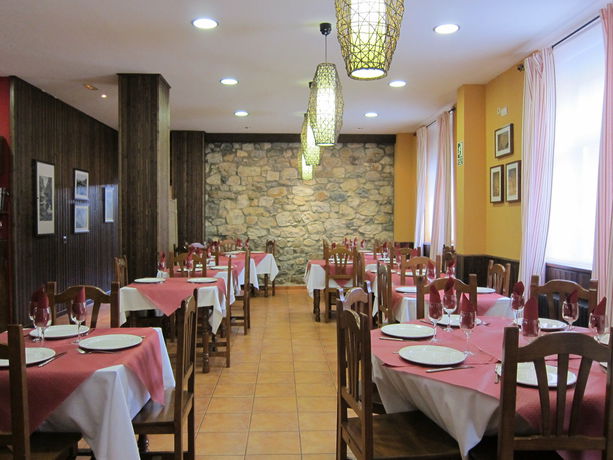 Imagen del bar/restaurante del Albergue Cueva De Valporquero. Foto 3