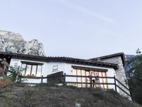 Imagen general del Albergue De Caba&ntilde;es. Foto 2