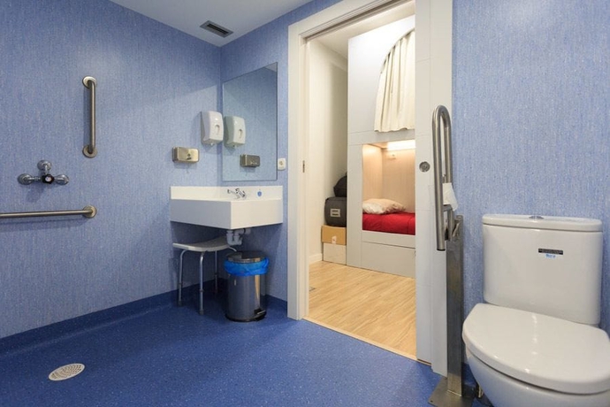 Imagen de la habitación del Albergue De Pamplona-iruñako Aterpea. Foto 4