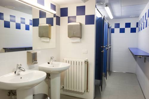 Imagen de la habitación del Albergue De Villava. Foto 13