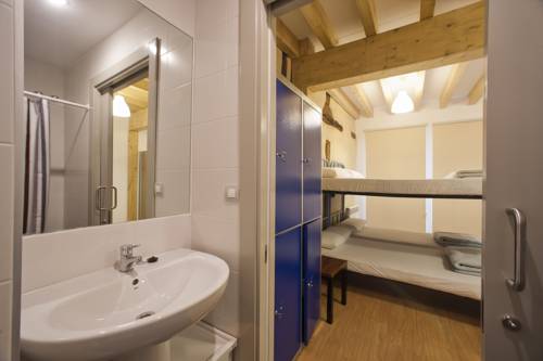 Imagen de la habitación del Albergue El Albergue De La Catedral. Foto 6